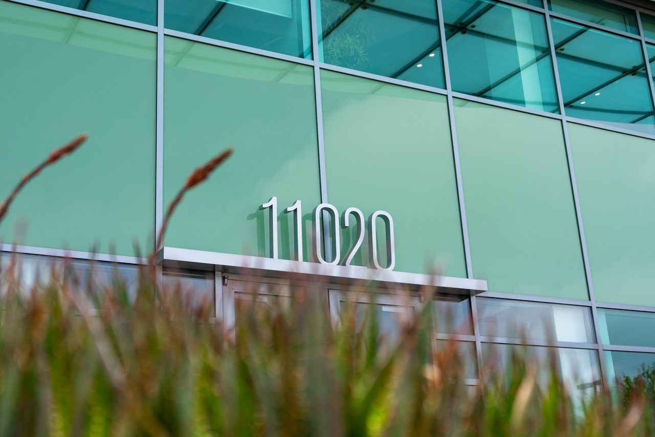 Discovery Corporate Center B image 2